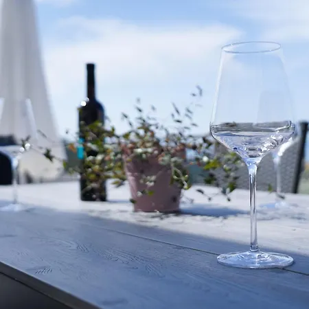 Апартаменты Toni Макарска