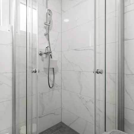 Toni * Макарска